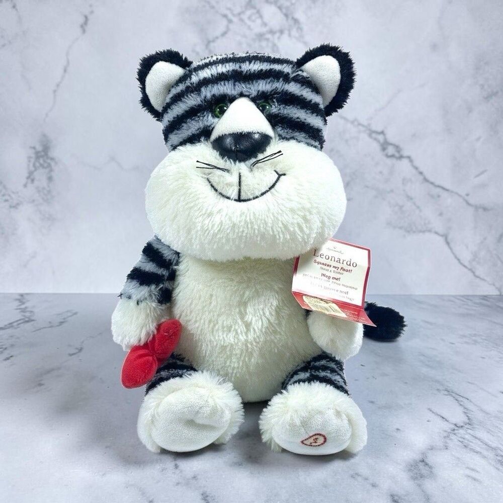 Hallmark Leonardo Tiger Cat Heart Talking Plush Valentine's Day Animal 14” NWT